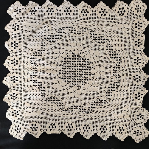 Crochet doilies set of 3 vintage, like new, ecru