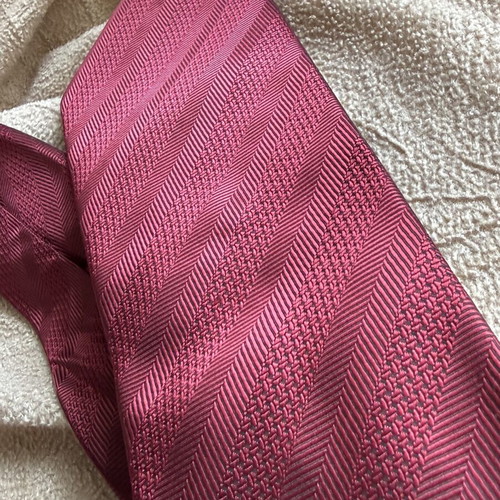 Tie burgundy like new