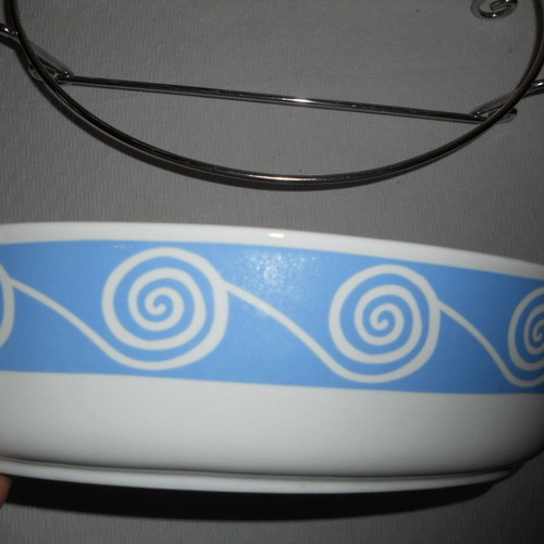 Matilda Line Oval Heat-Resistant Cookware with Stainless Steel Base Like New