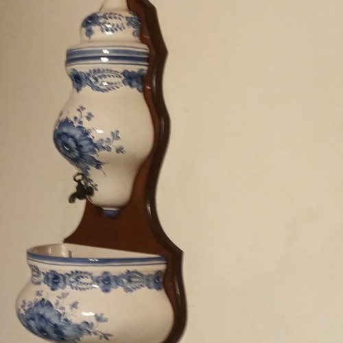 Vintage wall fountain like new ceramic with wooden base