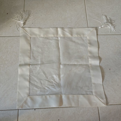 Small tablecloth like new
