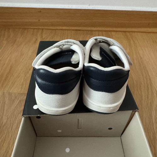 Babywalker kids sneakers size 21 like new, white with grey details