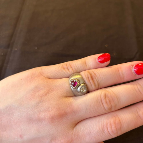 Silver 925 ring with white and red heart stone like new
