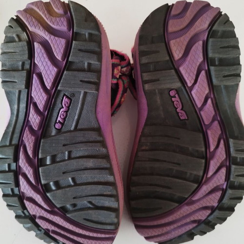 Teva Hurricane 2 sandals size 24 like new, purple