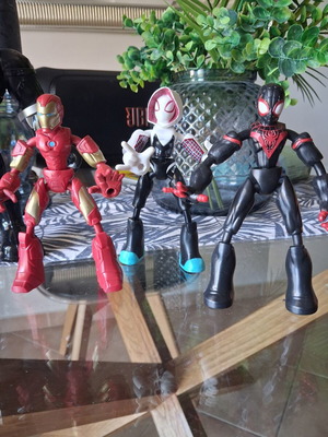 Фигурки на Marvel герои като нови