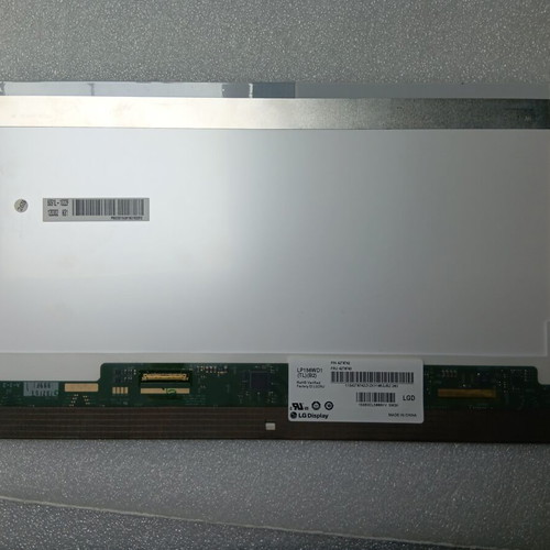 Laptop screen 15.6 used with scratches