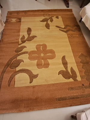 Large winter rug 100% polyester, like new, Turkey made, 238x175 cm