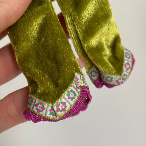 Pants for Bratz doll from Dynamite Dance fashion pack 2001 used