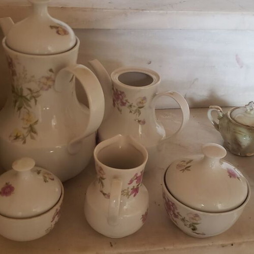 Teapots used in very good condition