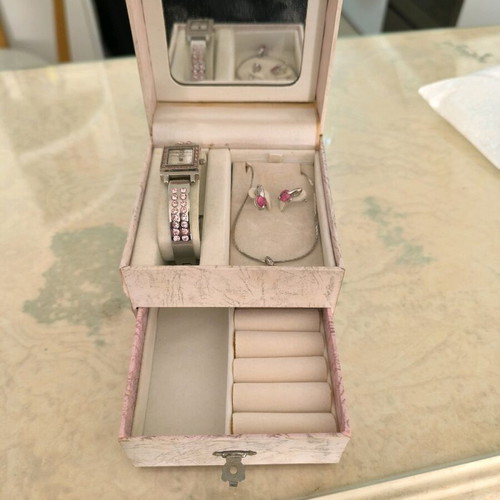 Jewelry set with watch and bijou like new, pink