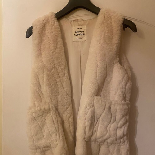 White fur vest Zara like new, size S