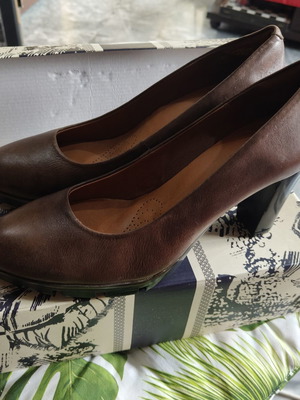 Level Anatomic women's pumps like new, brown, size 41