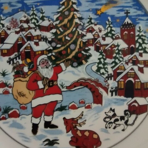 Christmas plates set of 4, unused