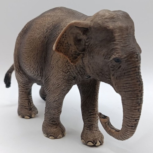 Schleich Wild Life African Elephant Figures like new