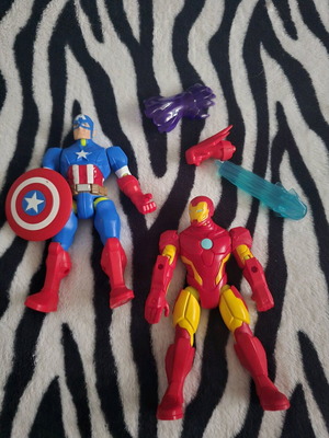 Avengers figures like new, set of 2