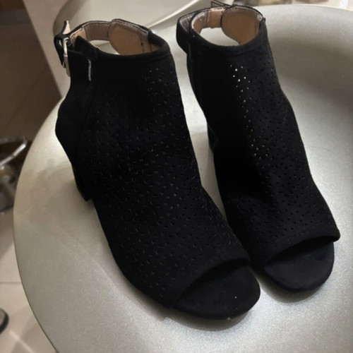 Black suede women's sandals with perforated details, size 37