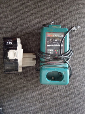 Makita MXT cordless hammer drill with 3-speed, 3.0 Ah battery