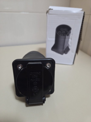 Compact electric adapter for electric vehicles EV