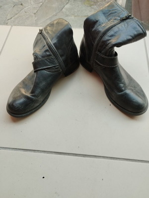 Women's boots like new, black, size 37