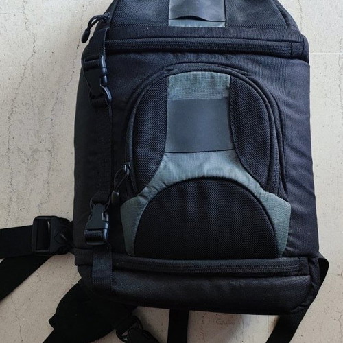 Lowepro Slingshot 200 AW SLR Camera Carrying Case used