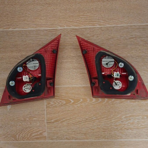 Kia Venga rear lights like new, fog light left, door glass lights right and left