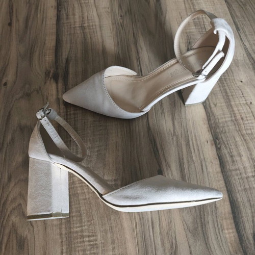Diamantiqu beige suede pumps size 38 like new, 8cm heel