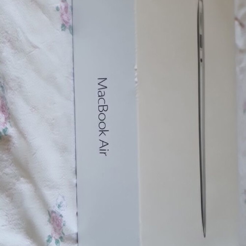 MacBook Air new, Intel Core i5, 8GB RAM, 128GB SSD, macOS