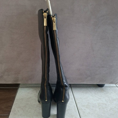 Women's black leather boots size 39 like new