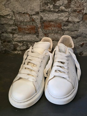 Alexander McQueen leather sneakers size 38 like new