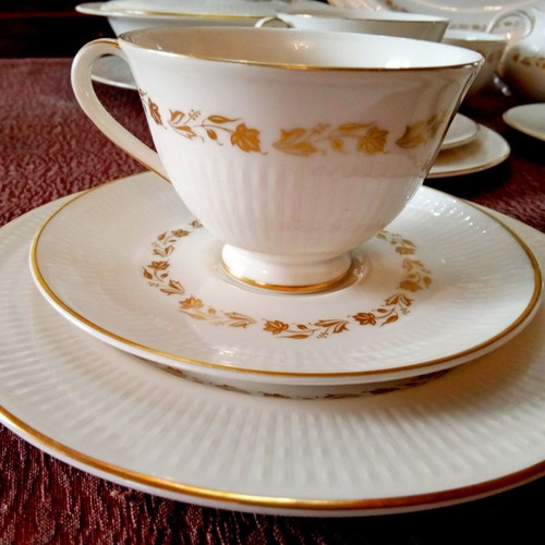 Royal-Doulton Fairfax tea set 24 pcs