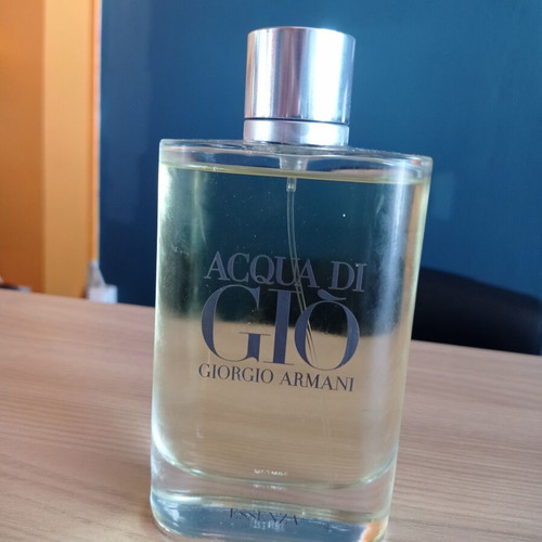 Acqua di Giò Essenza Eau de Toilette 200 ml like new