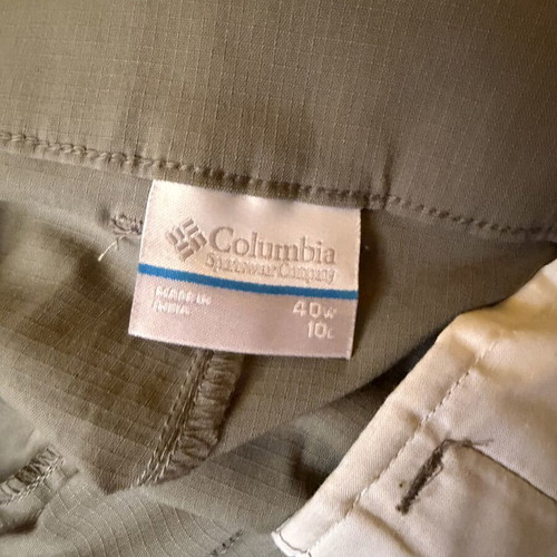 Columbia shorts new, brown color