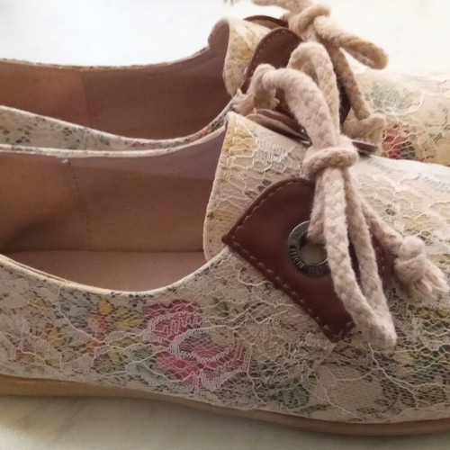 Flat shoes with laces and lace size 37 like new