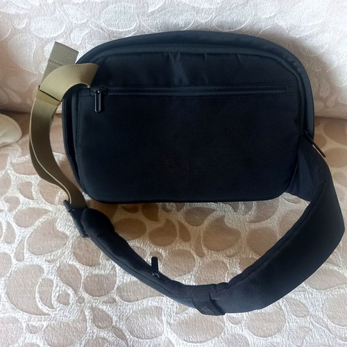 XD Design crossbody shoulder bag black like new