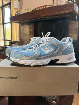 New Balance 530 women's sneakers, blue and white