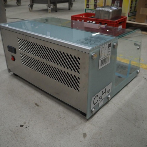 CaterTech CTV 40 tabletop heated display case new