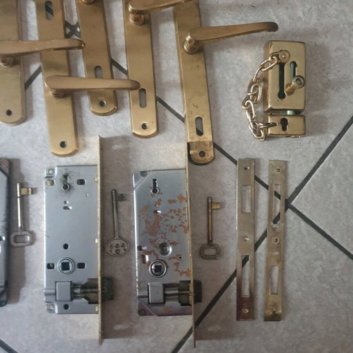 Door accessories used, pack