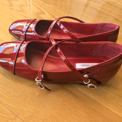 Mary Jane shoes red patent leather with straps, new, size 36