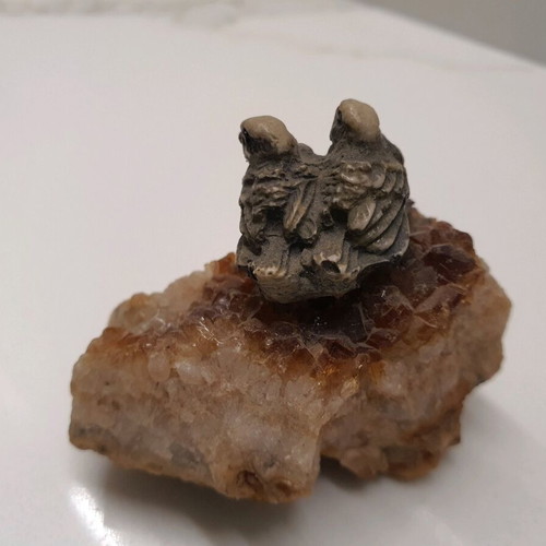 Decorative crystal with 2 birds like new