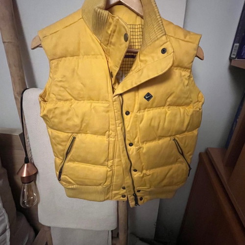 Nike sleeveless jacket used yellow warm sports vest