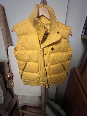 Nike sleeveless jacket used yellow warm sports vest