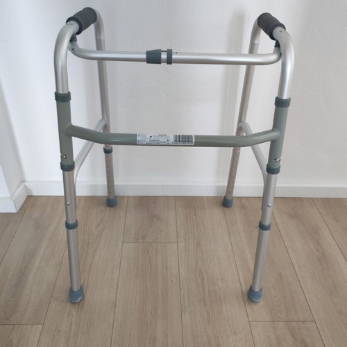 Pi mobility aid lightweight with height adjustment steps