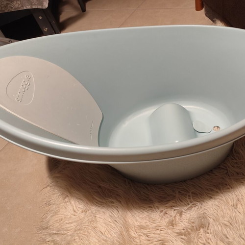 Shnuggle Baby Bath with Drain Plug, Like New