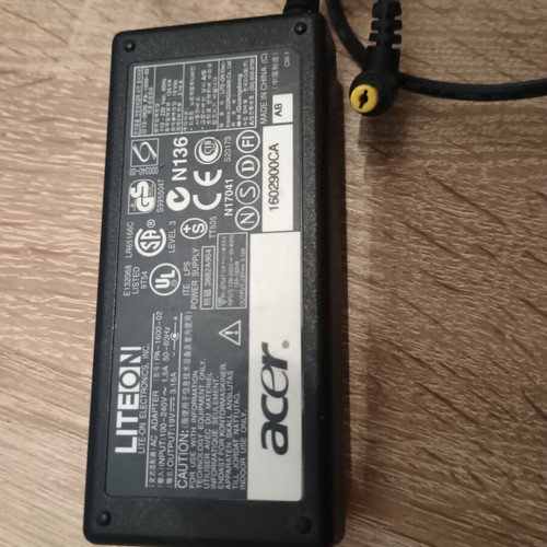 Acer laptop power adapter like new, genuine
