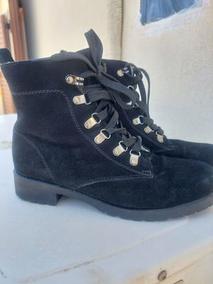 Soul Cal & Co suede ankle boots size 38 like new, black with fur lining