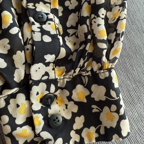 Mango floral shirt like new, size M