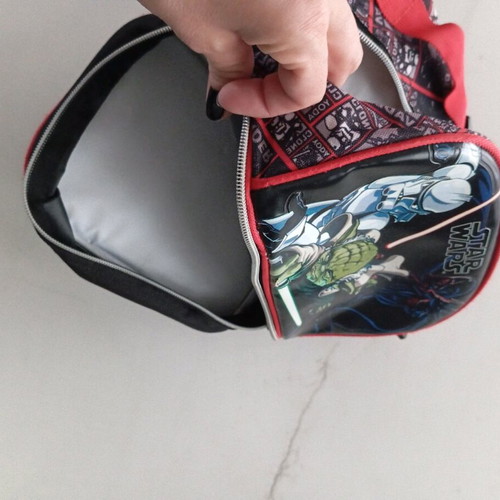 Star Wars bag in very good condition with 2 compartments