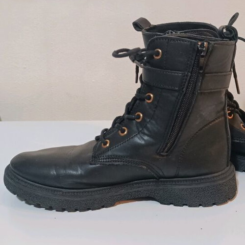 Children's Boots No 37 with Inner Fur Like New Black