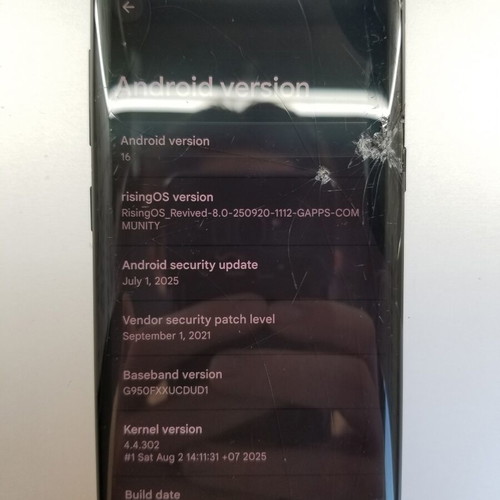 Samsung S8 smartphone with cracked screen and new battery