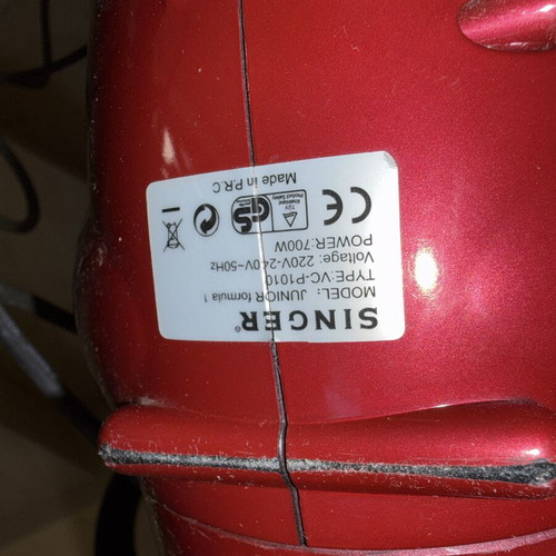 Singer electric vacuum like new, small size for car
